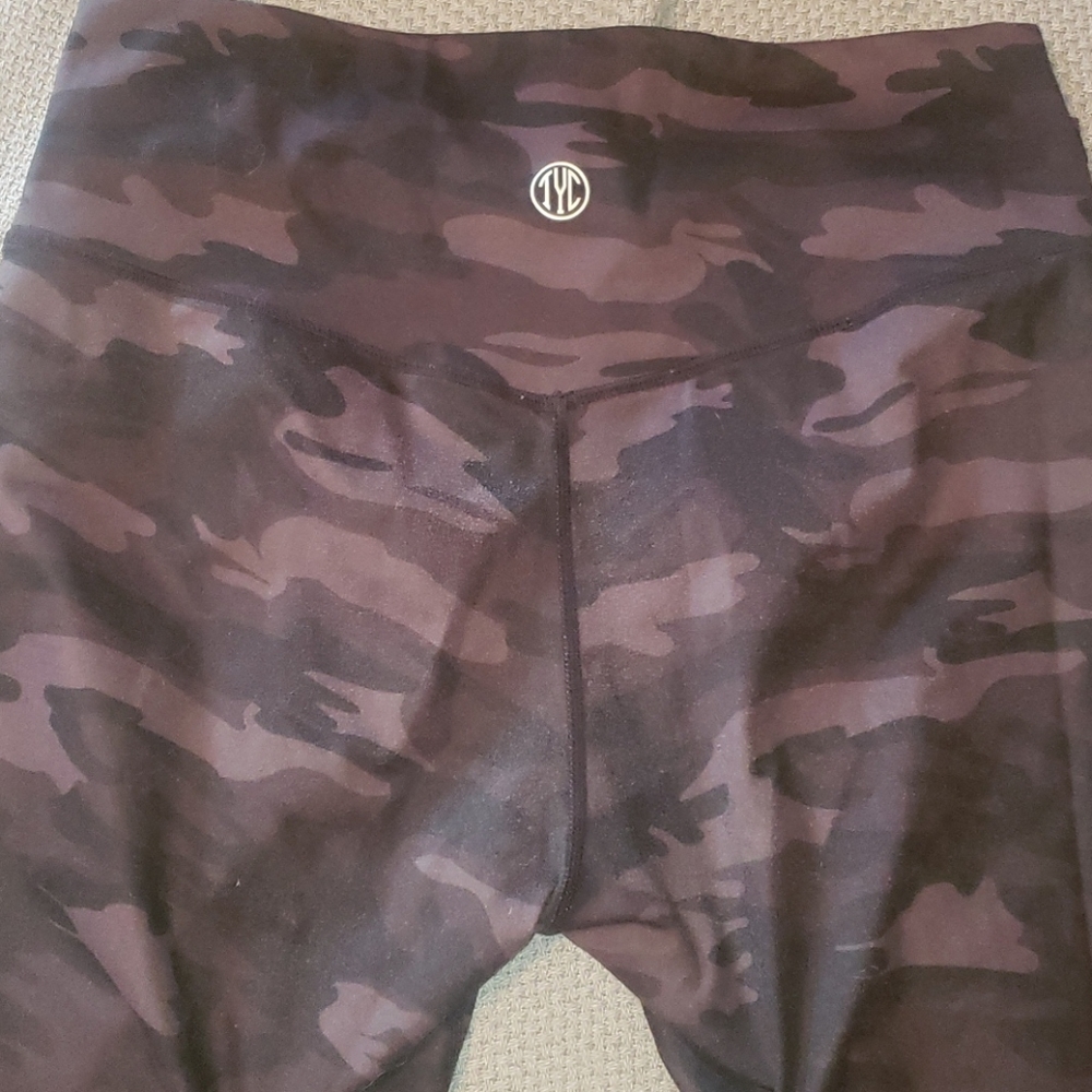Til You Collapse camo leggings